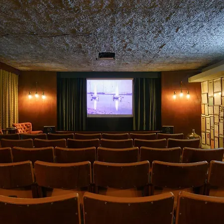 Vic Arts Apartment