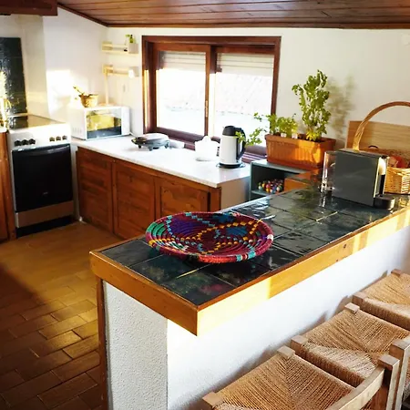 Vic Arts Apartment *